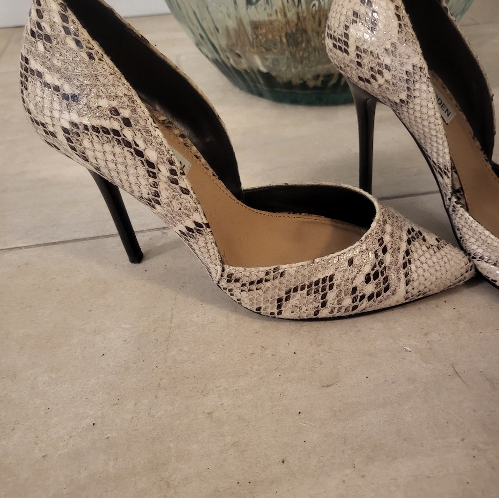 Heels - Picture 6 of 9